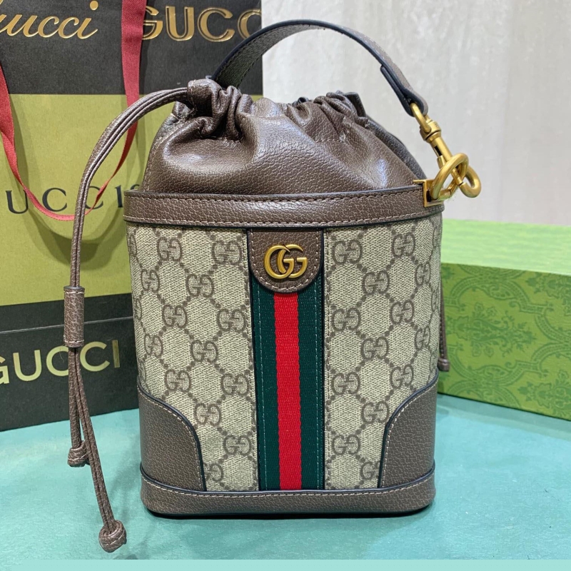 G*u*i shopping bags